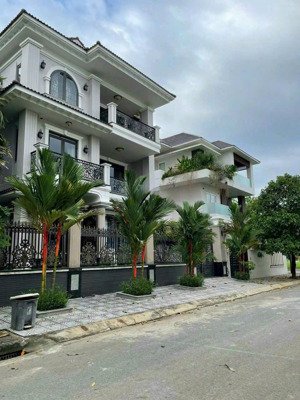 cần bán nhà hẻm thông xe hơi 8m đường phan văn trị dt 5x20m 3 tầng giá 12.7 tỷ tl