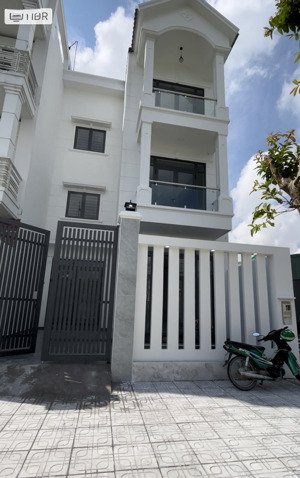 chính chủ cho thuê nhà mới xây 1 trệt 2 lầu , tiện kinh doanh, làm vp hoặc ở . lh chú dũ