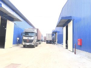 cho thuê gấp kho 325m2 và 2000m2 tại thị trấn phùng, gần ql32 giá rẻ