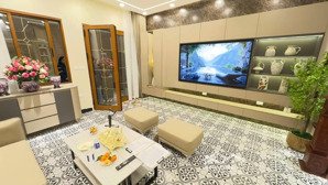 nhà mới về ở luôn - phố xã đàn - 50m ra hồ ba mẫu. dt 45m2 sổ đẹp vuông vắn - 12.x tỷ