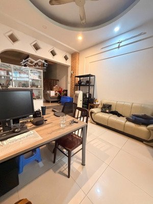 nhà hxh p5 bình thạnh - 4 tầng - ngang 5,2m - 4pn - ở + văn phòng, dòng tièn sẵn