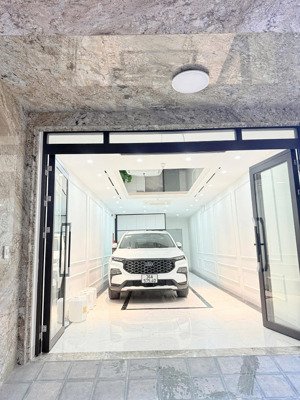 nhà hiếm cực đẹp. xuân thủy, cầu giấy. 57m2 - 7 tầng thang máy - gara oto. giá 26.5 tỷ.