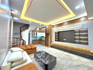 chính chủ bán nhà phố phúc lợi - 39m2 - 5 tầng - nhà dân xây- full nội thất - ô tô đỗ cửa - gần phố