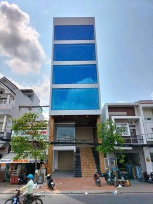 cho thuê tòa nhà 5 tầng 1568 m2 sàn mt nguyễn văn cừ, ninh kiều, tp cần thơ