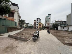 Bán 51m2 đất Ngọc Thụy ô tô đỗ ,mặt tiền 6m 8.67 tỷ Long Biên.