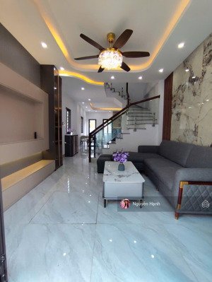 bán nhà gần cầu thạch bích-bình minh dt42m*4t,xây dựng độc lập-full nội thất ,ô tô đỗ cách nhà 10m