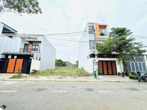 cần bán gấp lô đất đẹp tại khu đô thị suanget phố chợ điện ngọc cách fpt đà nẳng 500m