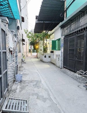 bán gấp nhà đối diện siêu thị aeon - tân phú . 60m2 , 4 x 15 , 4tầng . giá nhỉnh 6tỷ