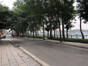 bán nhà nhật chiêu - tây hồ - 63m - 5 tầng - 17 tỷ - nhà đẹp - ngõ thông tứ tung - 3 bước ra hồ tây