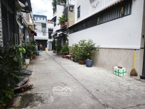 bán nhà mới bình trị đông, 32m2, 3 tầng, đường xe hơi chạy, chỉ 3.x tỷ