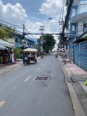 bán gấp mặt tiền ngay chợ xóm củi, quận 8, ngang lớn, nở hậu, 180m2, chỉ 16 tỷ còn tl
