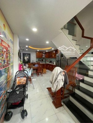 bán nhà tân phú gần chợ tân hương 3 tầng 68m2 hẽm ô tô đỗ cửa