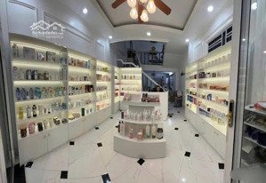 nhà phân lô định công thượng. 38m, 5 tầng, lô góc. ga ra ô tô. ngõ ô tô. gần trường, chợ. 11,15 tỷ