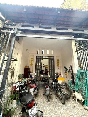 cần bán căn nhà 4 tầng đường xe hơi phường hiệp bình 116m2 giá 6,7 tỷ nhà có thêm 5 phòng trọ