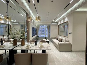 cần bán căn hộ mới 3pn ,2wc sky garden 3 phú mỹ hưng, q7 chỉ 6.450 tỷ