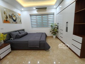 cc cần bán nhà gấp tại phường long biên 43m .giá 6.1t .đường trước nhà 3.5m