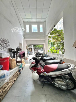 mặt tiền huỳnh tịnh của - diện tích lớn 52,5 m². chỉ 14,5 tỷ