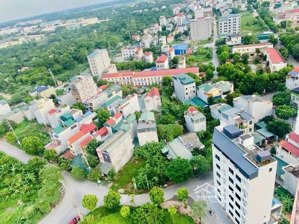 tôi cần bán mảnh đất trục chính kinh doanh đường rộng 7m, full thổ cư sổ hồng hà nội, gần cổng đhqg