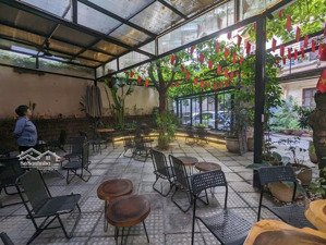 cho thuê mặt bằng sân vườn khu phố đội cấn