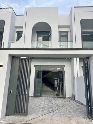 NHÀ PHỐ TRONG KDC SỔ HỒNG RIÊNG SAU CHỢ TÂN BÌNH