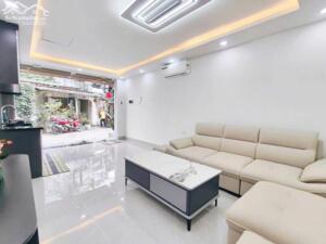 GIA ĐÌNH CẦN BÁN CĂN HỘ TẬP THỂ TẦNG 1 NGUYỄN TRÃI, Ô TÔ ĐỖ CỬA, 76M2, 2PN, 2WC, SỔ ĐẸP