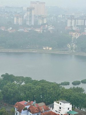 cần bán căn hộ góc chung cư vp3 bán đảo linh đàm 3 ngủ góc diện tích to đùng. sổ đỏ 