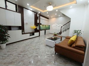 bán nhà bồ đề,35m_3 ngủ,phun nội thất,ô tô đỗ cổng,chỉ 7.6 tỷ