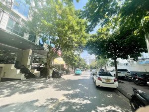 bán nhà mặt phố thọ tháp , dt 200m2 x 4 tầng, mặt tiền 15m , giá 85 tỷ.