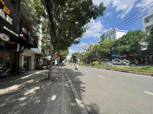 hot-mặt tiền bàu cát đôi,view đẹp,kinh doanh sầm uất-giá siêu tốt 23.49 tỷ, 72m2 4 tầng