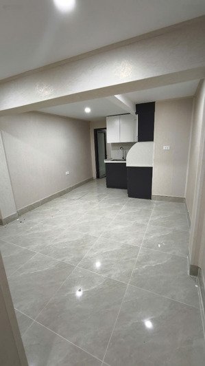 bán căn hộ tập thể tầng 1 ở kết hợp kinh doanh tại ngõ văn chương- đống đa