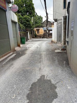 chính chủ tôi cần bán lô đất 50m2 ở ninh sơn, chúc sơn, ô tô đỗ cửa, giá 3.4 tỷ. lh 