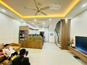 chính chủ bán cầu giấy tặng full nội thất đẹp 60mx5t,mt6m giá 16.5tỷ mặt ngõ thông ô chờ thang máy