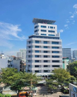 bán tòa nhà măt tiền hoàng căn thụ q.pn dt: 11x26 2 hầm 9 tầng chỉ 200 tỷ