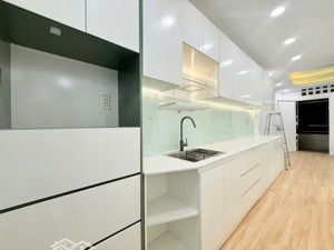 chính chủ ! cần bán gấp ch-c/c huỳnh văn chính,2pn+1wc,sổ hồng sẵn,tặng full nt mới 100%