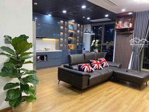 siêu hot. căn hộ 3pn + 1 hướng đn tầng trung nhà đẹp, full đồ thiết kế sang xịn mịn giá gần 8 tỷ