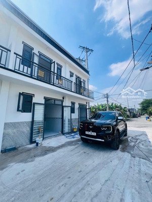 chính chủ gửi bán căn nhà mặt tiền bêtông 8m khu dân cư đô thị giá cực kì tót 625tr