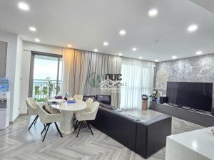 bán nhanh căn hộ riverapoint cực hiếm 212m2 4 phòng. lh em 