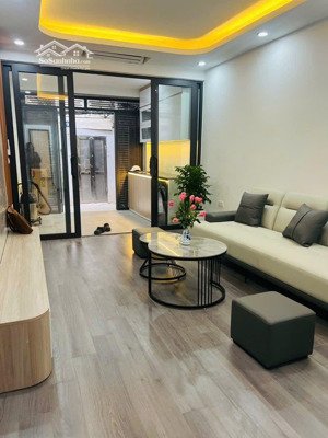 bán nhà 4 tầng đường chiến thắng, hà đông. giá 6,15 tỷ. ô tô đỗ sát nhà