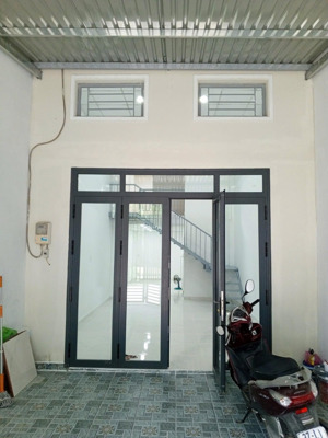 cc cần bán nhà 1 trệt 1 lửng võ văn hát quận 9.
- diện tích: 65m2 (hoàn công đủ) giá 3.850 tỷ