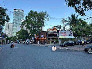 bán nhà 2 mặt tiền nguyễn thị minh khai gần biển ngang 12,4m diện tích 560m2. giá tốt 120 tỷ