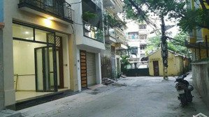 cho thuê căn hộ dịch vụ phố đội cấn: 100m2, 2pn, 1vs, 1pk, full đồ, thang máy. lh: 