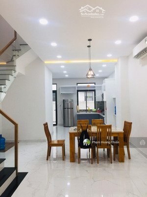 cho thuê nhà phố lakeview city, dt 5x20m giá 29 triệu full nội thất, 4pn 5wc,lh em chiến