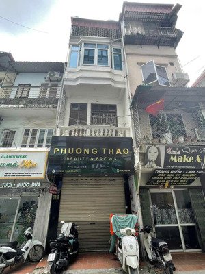 siêu phẩm lõi phố cổ! cho thuê nhà phố hàng quạt giá siêu mềm 70m2x3 tầng. mt 3.5m ở trung tâm