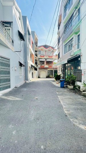 chính chủ bán lô đất ngang 8m x 28m giá 24 tỷ - đường trần xuân soạn phường tân hưng quận 7.