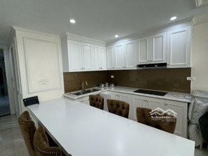 cho thuê căn hộ mp mai hắc đế: 80m2, đầy đủ đồ, 1 pk, 2 pn, 2 vs, thang máy. lh: 