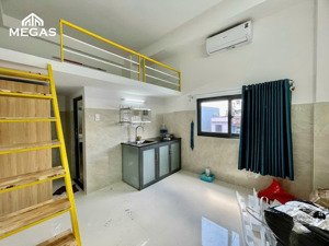 phòng gác lớn giá tốt mới cửa sổ thoáng nội thất cơ bản gần tô ký, công viên phần mềm quang trung