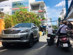 ngộp bank cần bán gấp nhà mtnb 8m bàu cát p.14 quận tân bình , 4 lầu ,chỉ 11,7 tỷ tl