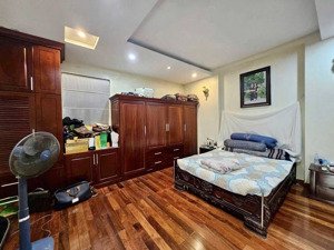 cần bán biệt thự lô góc 3 mặt thoáng kđt văn khê. dt 445m2 x 3 tầng, mt 60m. giá 70 tỷ