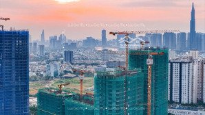 cần bán căn góc 2pn eaton park - tháp a4 - tầng cao - view sunset - chỉ mới tt 5%. giá 17tỷ all in