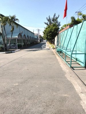 cho thuê kho tại trung tâm lái thiêu mặt tiền đường nguyễn văn tiết